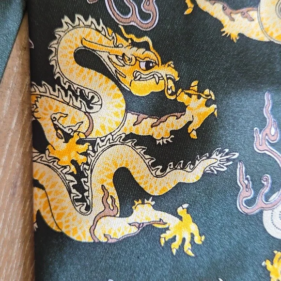 Chinese Dragon necktie - Picture 7 of 10